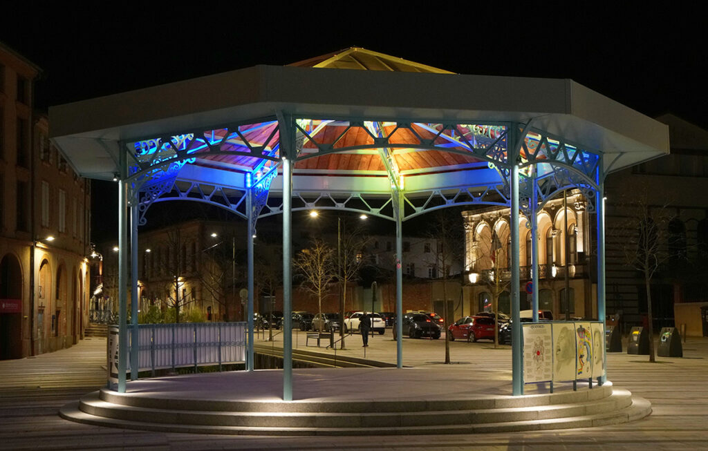 Le kiosque de Montauban avec le nouvel éclairage.